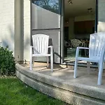 1 Bedroom Lovely In Appartement